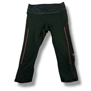 Lululemon Green Cropped Yoga Pants Women's Size 6 Athletic Leggings